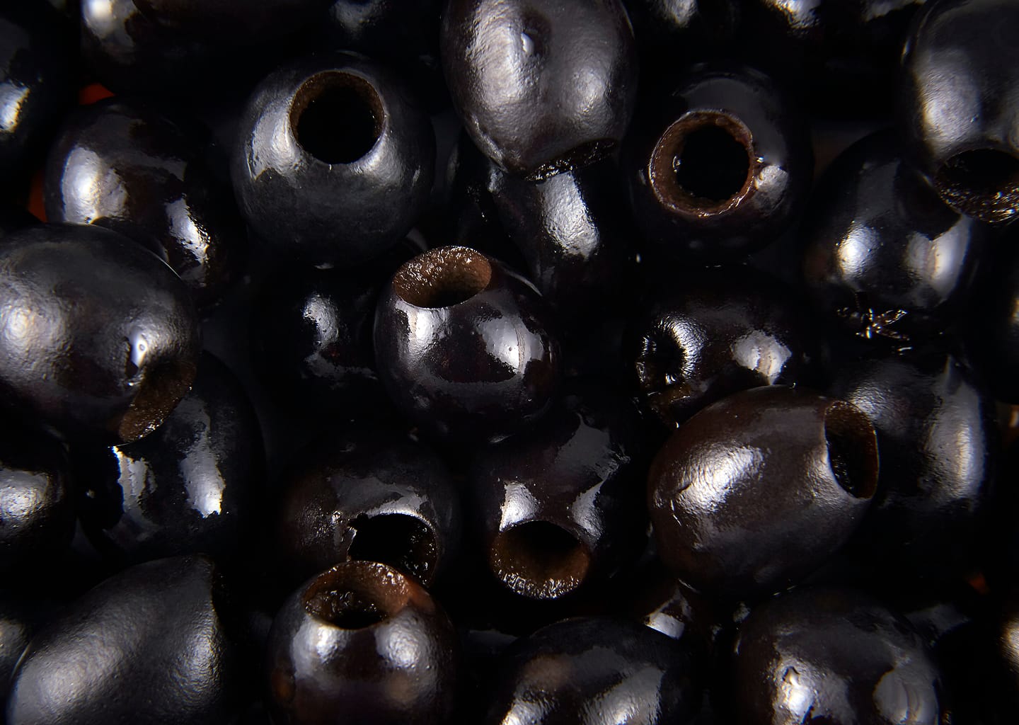 PITTED BLACK OLIVES TIN 