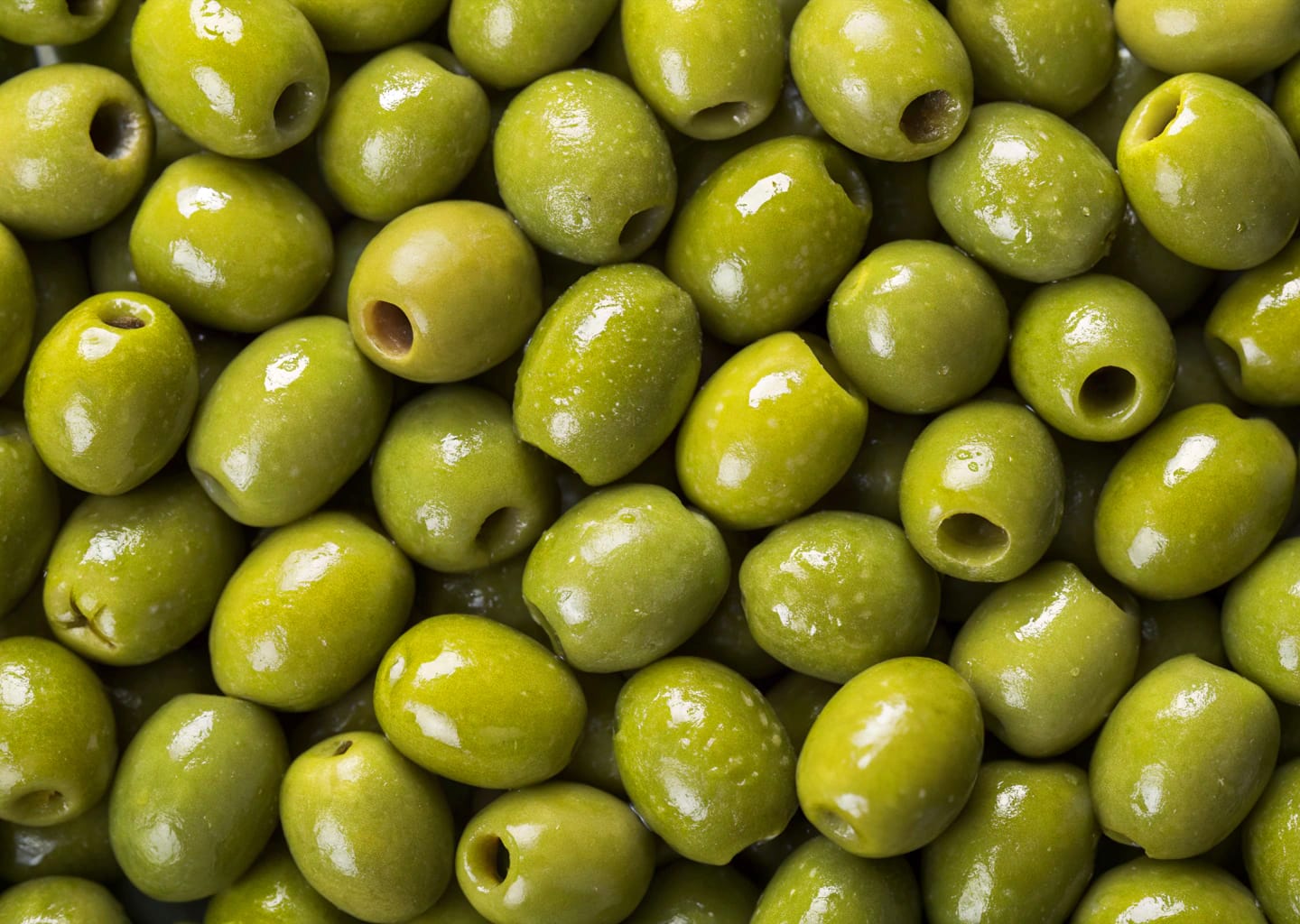 PITTED GREEN SNACK OLIVES 