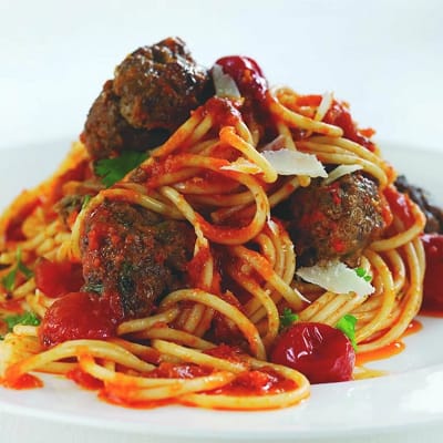 ITALIAN MEATBALLS WITH TOMATO AND ROASTE GARLIC SAUCE